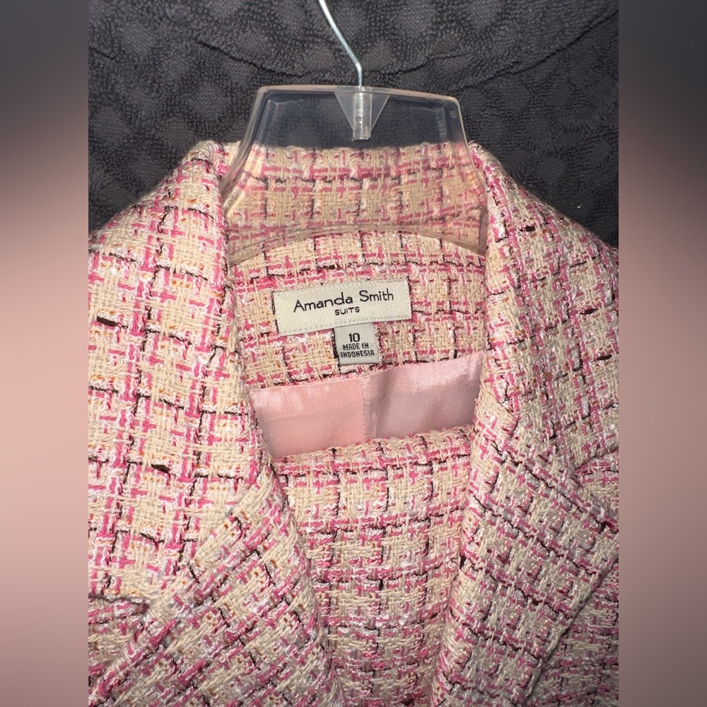 NEIMAN MARCUS EXCLUSIVE AUTH VINTAGE Women's Pink Tweed Amanda Suit Size 10